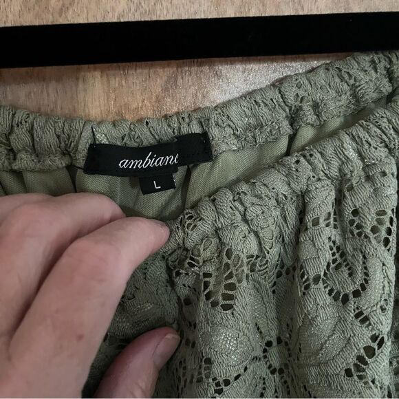 Ambiance Apparel Lace Crop Top. Size Large - Picture 5 of 8